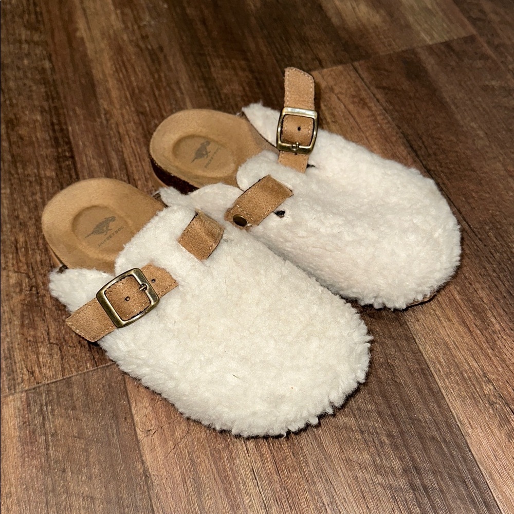 Rocket Dog Girls Cream Sherpa Clogs‎ size 13